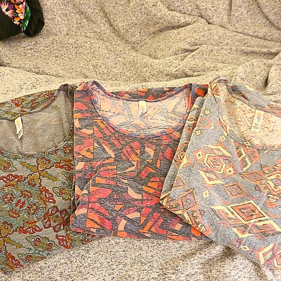 LuLaRoe Tops - LuLaRoe Bundle of 3 T-Shirts